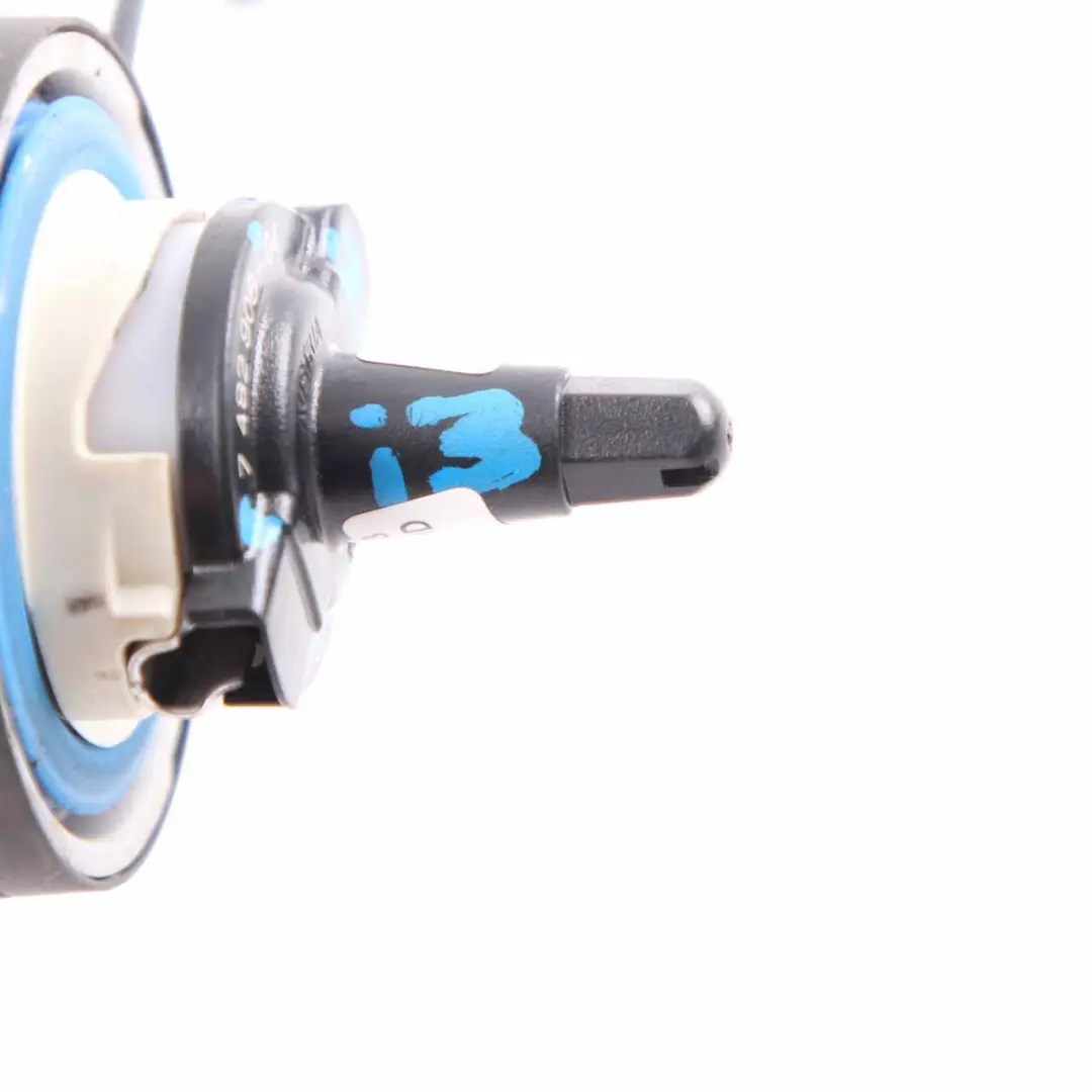 Tappo Carburante Copri Serbatoio Nero 7482906 per BMW F45 G20 G30 I3 I01 I8 I12 con numero di parte 7483446 BMW F45 G20 G30 I3 I01 I8 I12 Tappo Carburante Copri Serbatoio Nero 7482906 - SKU 7483446 - Numero di parte 7483446