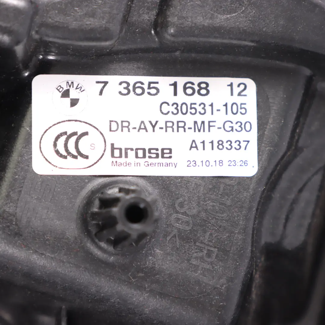 Mechanizm Podośnik Regulator Szyby Tylny Prawy 7365168 do BMW G30 G31 F90 M5 o numerze 7487088 BMW G30 G31 F90 M5 Mechanizm Podośnik Regulator Szyby Tylny Prawy 7365168 - SKU 7487088-1 - Numer Części 7487088
