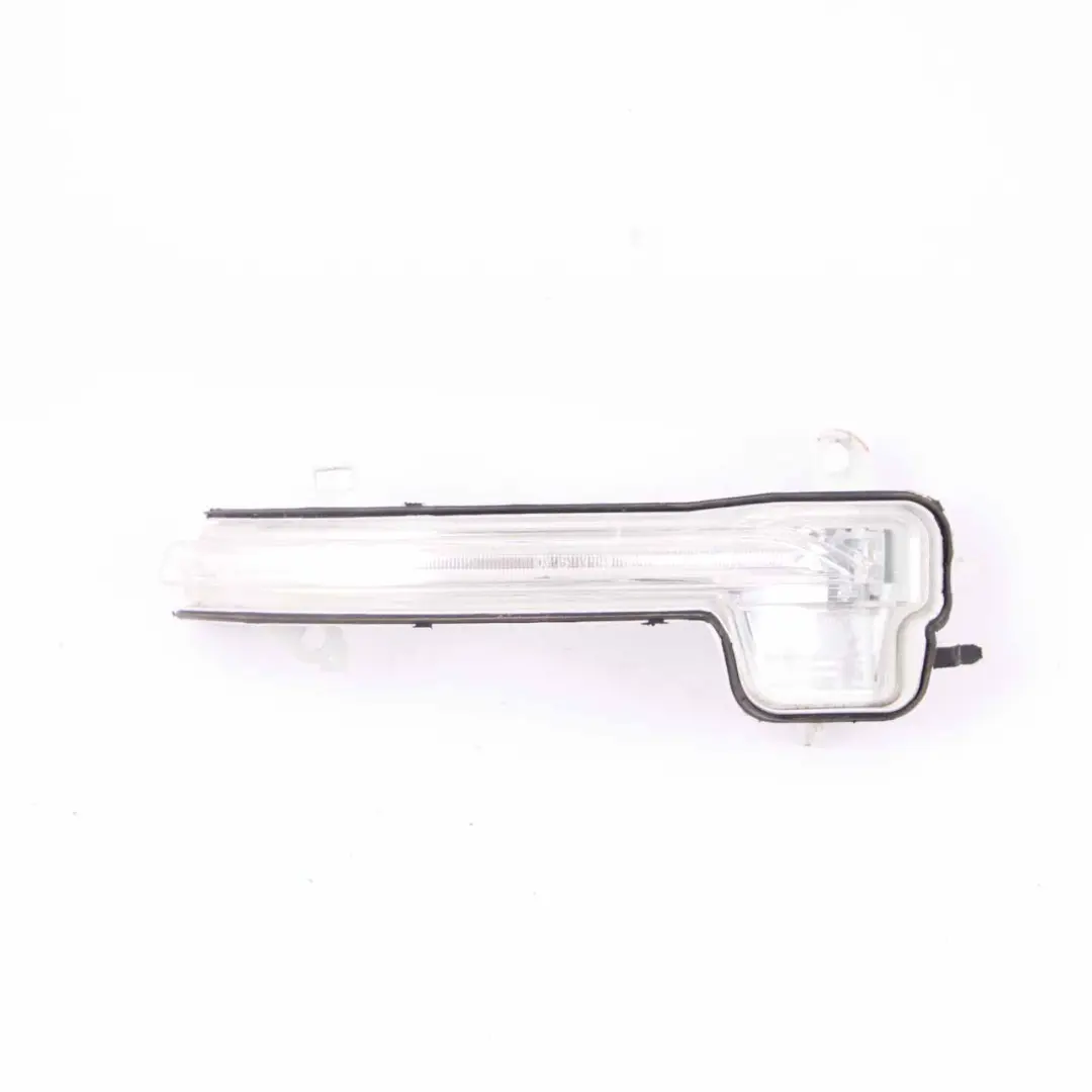 Indicator Lamp BMW F45 F46 F48 Right O/S Additional Turn White to with Part number 7493898 Indicator Lamp BMW F45 F46 F48 Right O/S Additional Turn White - SKU 7493898 - Part number 7493898