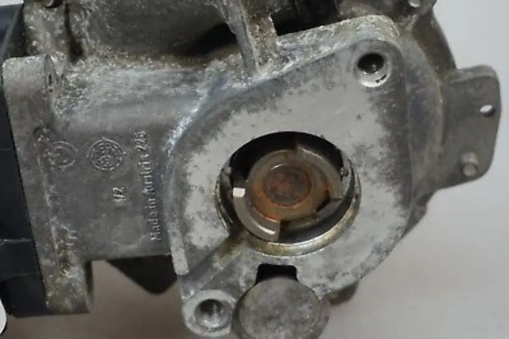 BMW E46 E87 E90 116i 316i Petrol N45 N45N Coolant Pump Mechanical - SKU 7500597 - Número de pieza 7515778