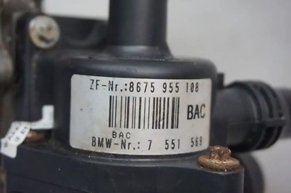 BMW 1 3 Serie E46 E87 E90 116i 316i Pompe a liquide de refroidis.t mecanique - SKU 7500597 - Numéro de pièce 7515778