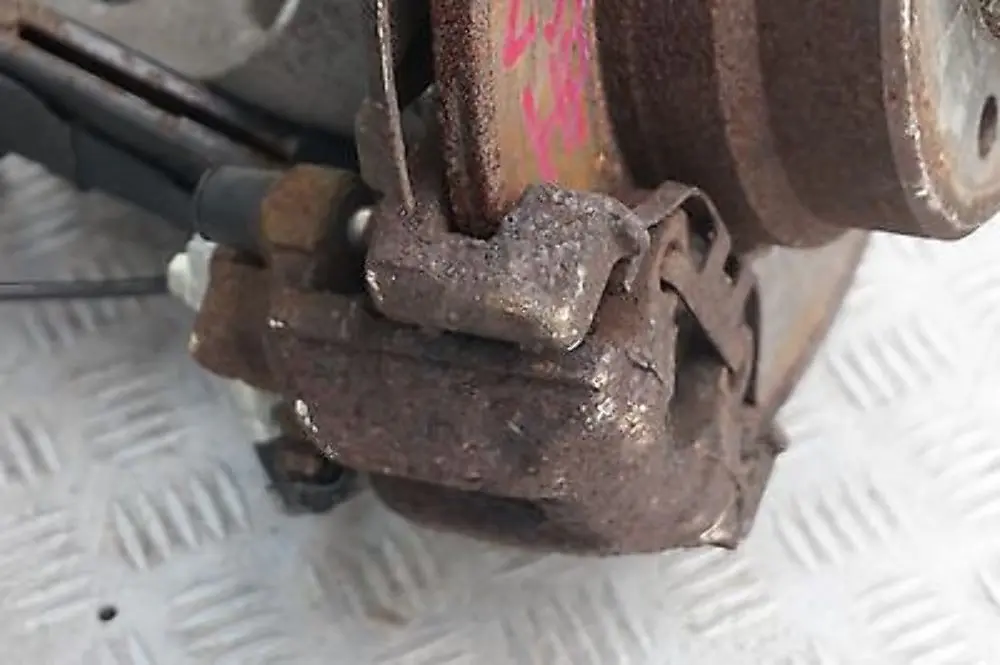 M54 Rear Left N/S Leg Suspension Axle Shaft Brake Disc to BMW X5 Series E53 3.0i with Part number 7500914 BMW X5 Series E53 3.0i M54 Rear Left N/S Leg Suspension Axle Shaft Brake Disc - SKU 7500914 - Part number 7500914