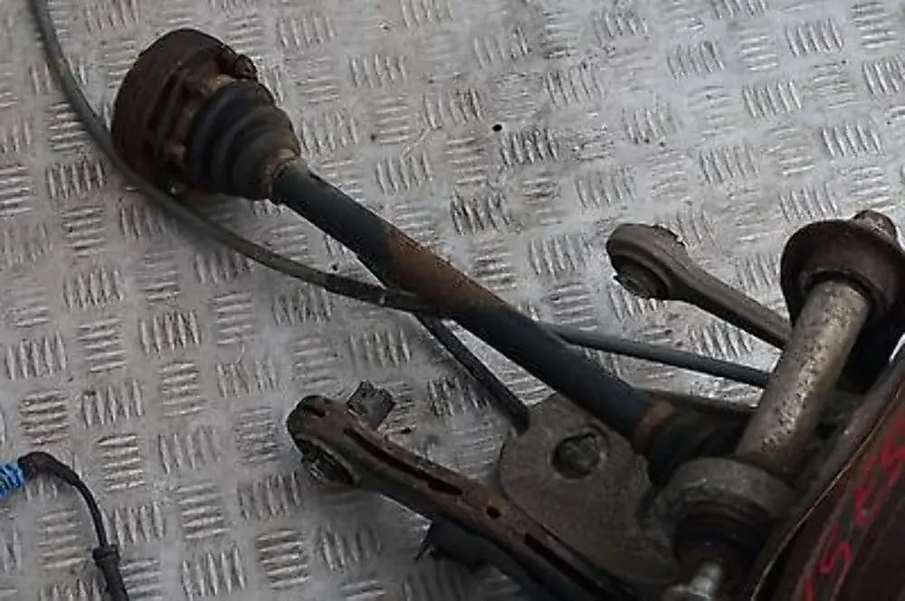 M54 Rear Left N/S Leg Suspension Axle Shaft Brake Disc to BMW X5 Series E53 3.0i with Part number 7500914 BMW X5 Series E53 3.0i M54 Rear Left N/S Leg Suspension Axle Shaft Brake Disc - SKU 7500914 - Part number 7500914