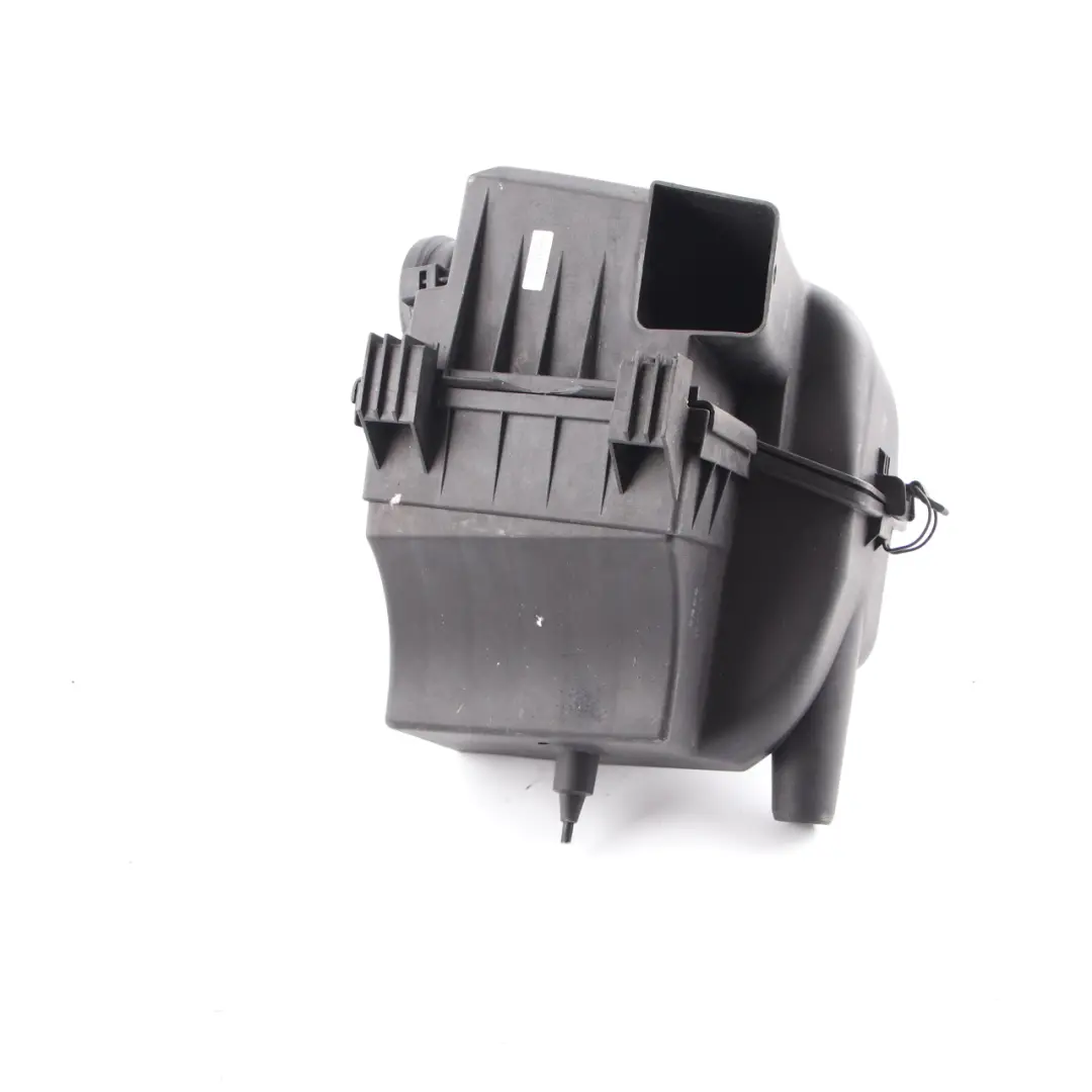 M52 Petrol Intake Silencer Air Filter Box Housing to BMW 3 Series E46 with Part number 7503496 BMW 3 Series E46 M52 Petrol Intake Silencer Air Filter Box Housing - SKU 7503496 - Part number 7503496