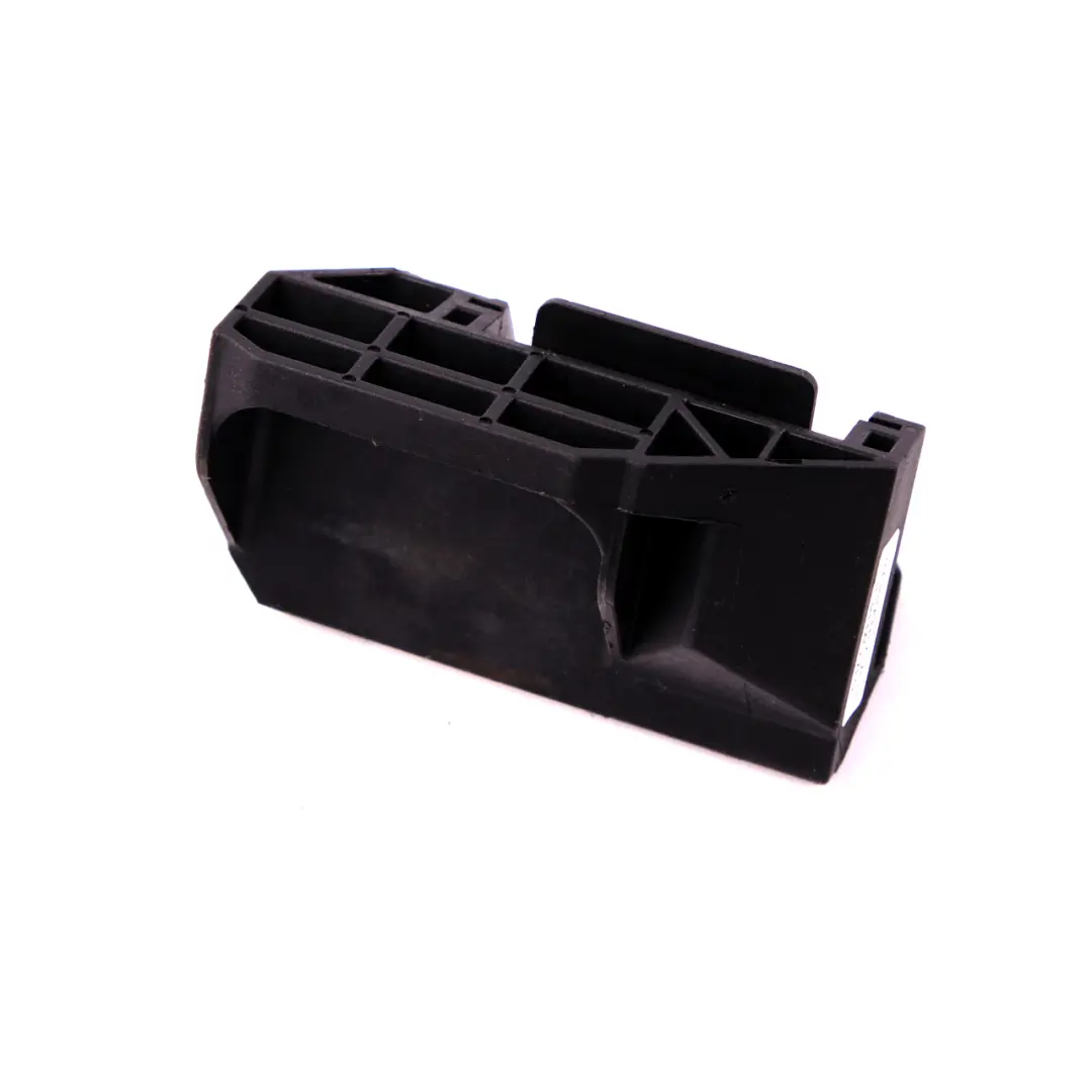 Soporte Inferior Radiador Refrigerador para BMW E65 E66 E67 con número de pieza 7508017 BMW E65 E66 E67 Soporte Inferior Radiador Refrigerador - SKU 7508017 - Número de pieza 7508017
