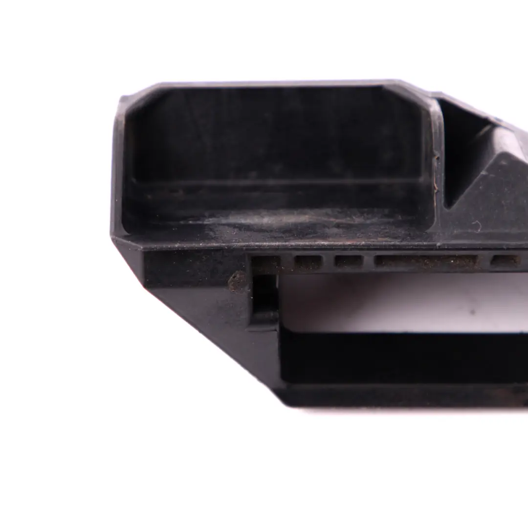 Soporte Inferior Enfriador Radiador para BMW E65 E66 E67 con número de pieza 7508017 BMW E65 E66 E67 Soporte Inferior Enfriador Radiador - SKU 7508017 - Número de pieza 7508017