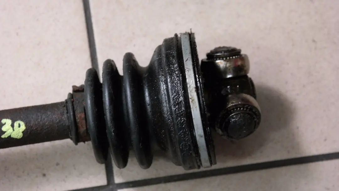 Output shaft driveshaft right O/S to BMW Mini Cooper One R50 with Part number 31607518238 BMW Mini Cooper One R50 Output shaft driveshaft right O/S - SKU 7518238 - Part number 31607518238