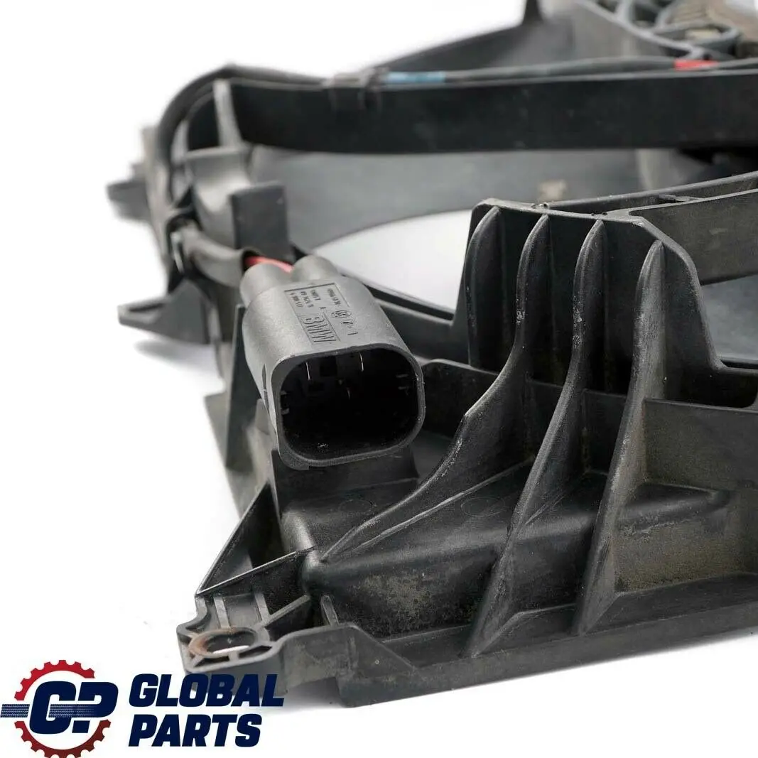 Ventola Radiatore Raffreddamento Motore 400W 6925702 per BMW Z4 E85 con numero di parte 7519704 BMW Z4 E85 Ventola Radiatore Raffreddamento Motore 400W 6925702 - SKU 7519704 - Numero di parte 7519704