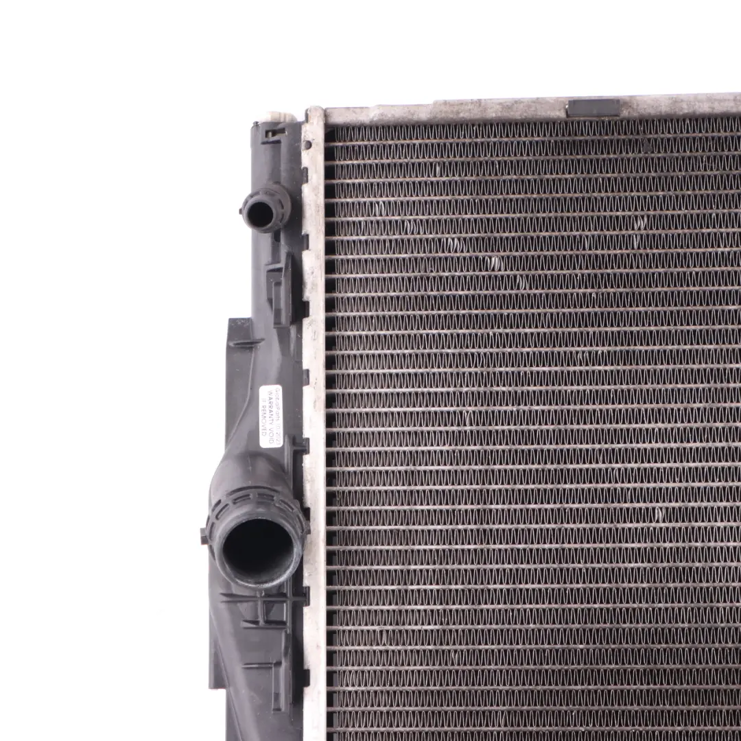 Radiatore Raffreddamento Motore per BMW E90 E81 E87 E89 E93 325i con numero di parte 7521048 BMW E90 E81 E87 E89 E93 325i Radiatore Raffreddamento Motore - SKU 7521048 - Numero di parte 7521048