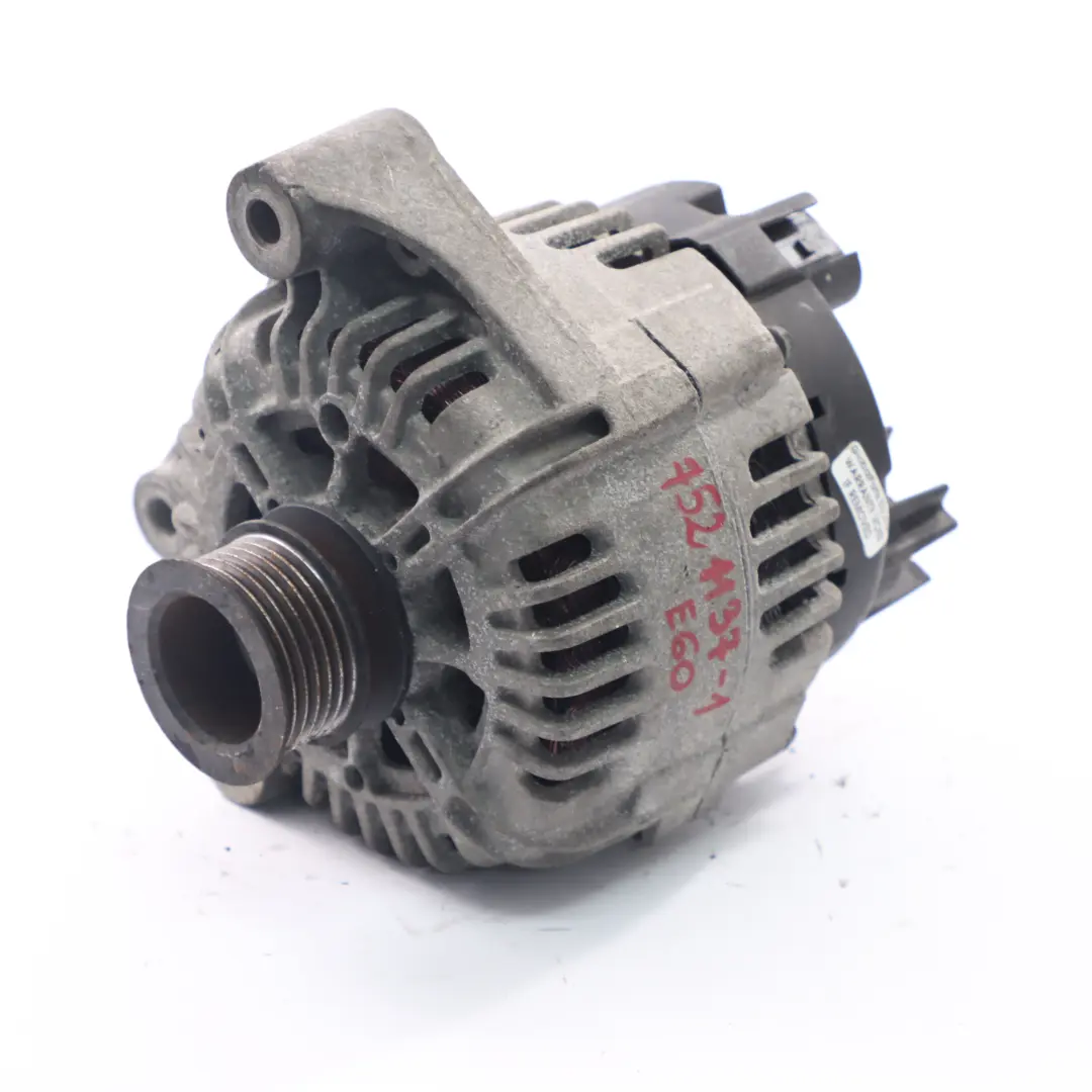 M54 Alternatore Generatore 150A 7521137 per BMW X3 E83 E46 E60 E61 E65 con numero di parte 7546284 BMW X3 E83 E46 E60 E61 E65 M54 Alternatore Generatore 150A 7521137 - SKU 7521137-1 - Numero di parte 7546284