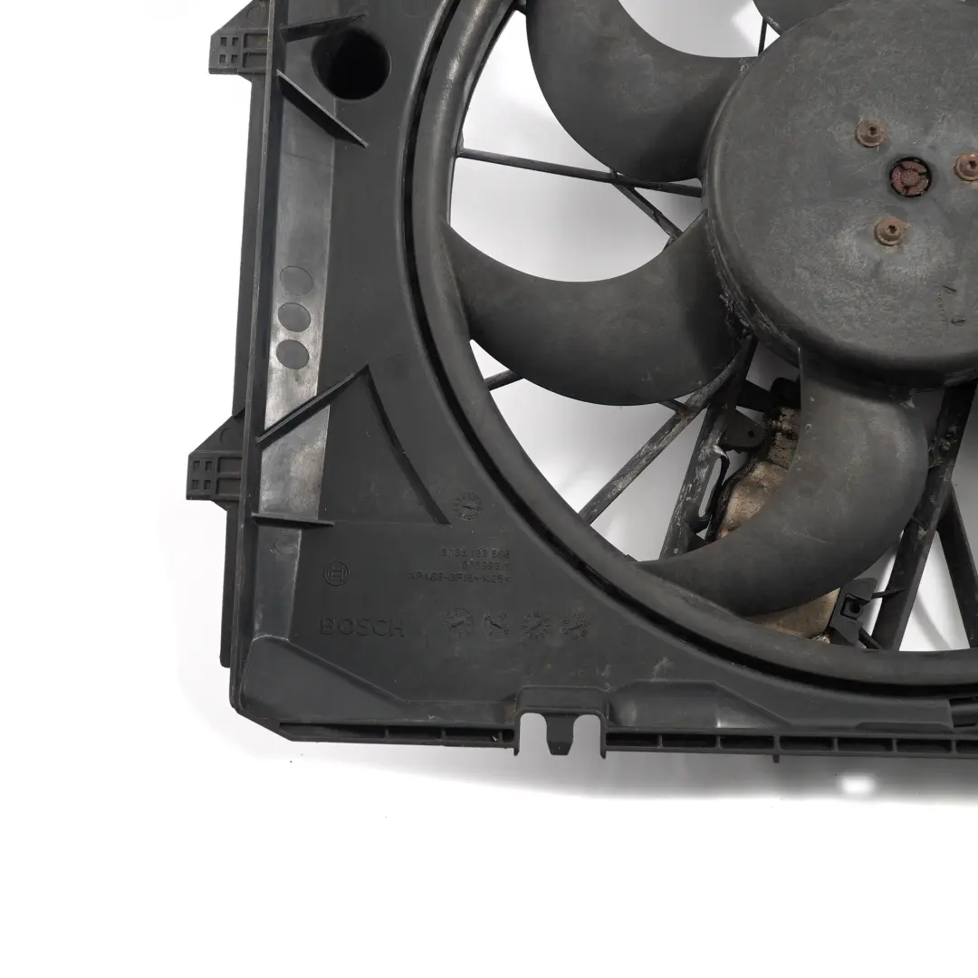 Essence N45 N46 N43 Linceul Avec Ventilateur pour BMW E81 E87 E90 E91 E92 à propos du numéro de pièce 7523258 BMW E81 E87 E90 E91 E92 Essence N45 N46 N43 Linceul Avec Ventilateur - SKU 7523258-3 - Numéro de pièce 7523258