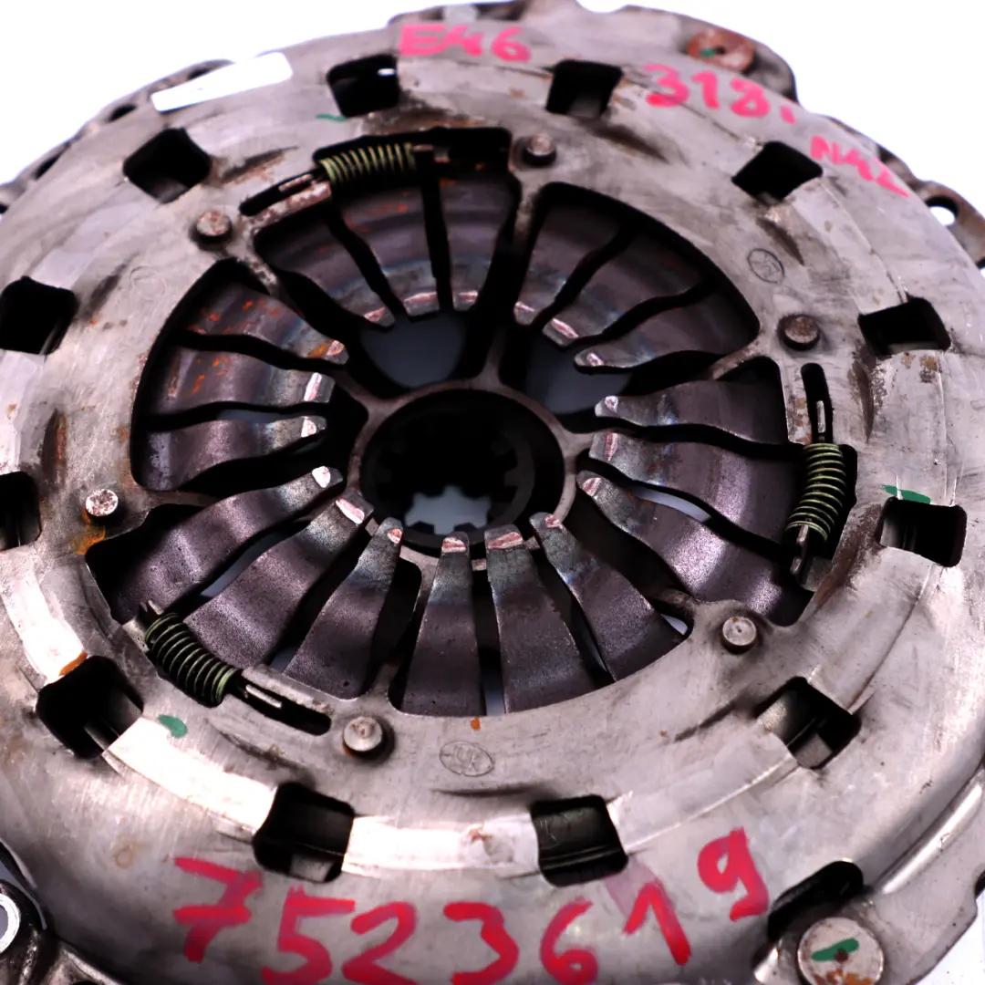 318Ci 318d 320d 520d N42 M47 Embrayage Pression pour BMW 3 5 Serie E39 E46 318i à propos du numéro de pièce 7523619 BMW 3 5 Serie E39 E46 318i 318Ci 318d 320d 520d N42 M47 Embrayage Pression - SKU 7523619 - Numéro de pièce 7523619