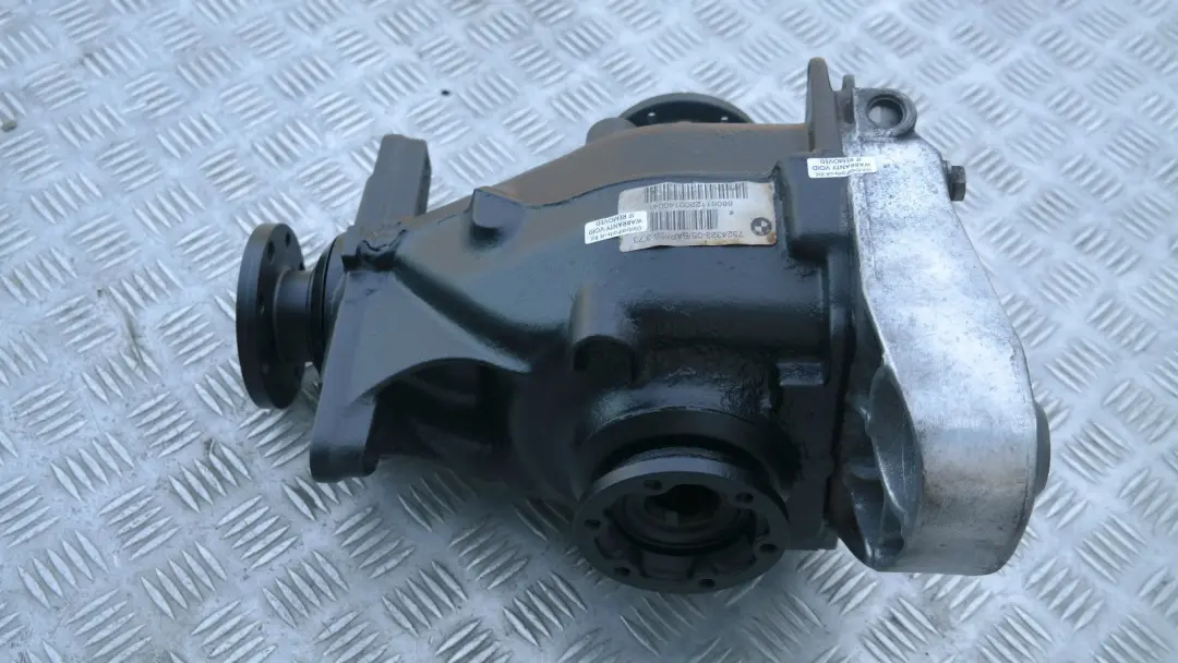 Dyferencjał 3,73 do BMW 1 3 E87 E90 116i 120i 323i o numerze 7524324 BMW 1 3 E87 E90 116i 120i 323i Dyferencjał 3,73 - SKU 7524323 - Numer Części 7524324