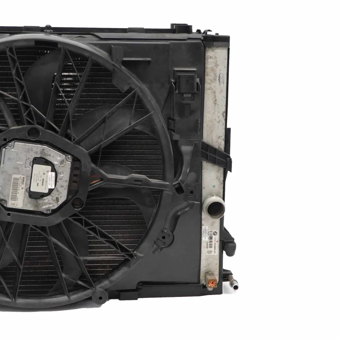 Radiador BMW E65 E66 760i N73 Cubierta del Ventilador del Radiador para Pack con número de pieza 7524881 Pack Radiador BMW E65 E66 760i N73 Cubierta del Ventilador del Radiador - SKU 7524881-1 - Número de pieza 7524881