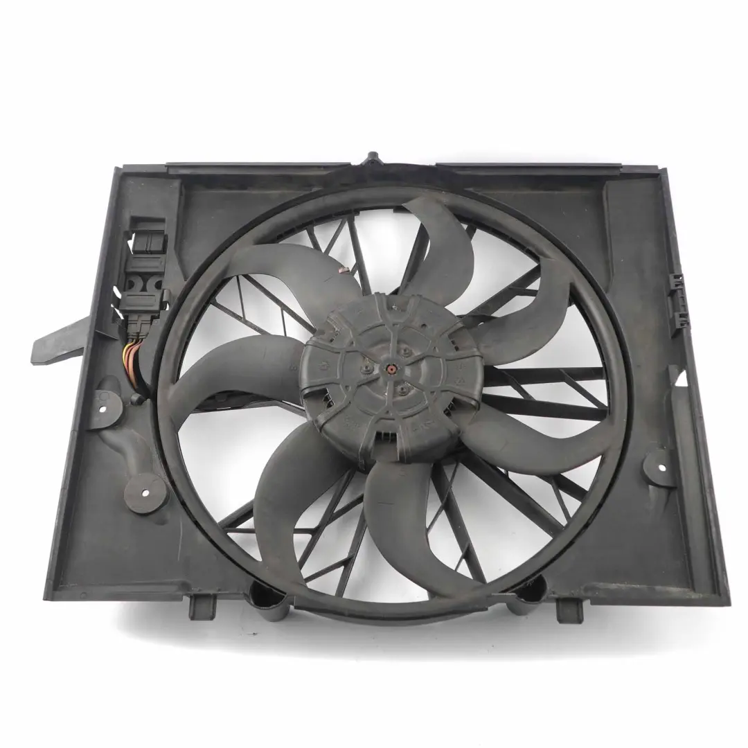 Ventilateur de radiateur BMW E60 E61 E63 E65 Radiateur Boîtier du moteur pour à propos du numéro de pièce 7524881 Ventilateur de radiateur BMW E60 E61 E63 E65 Radiateur Boîtier du moteur - SKU 7524881-2 - Numéro de pièce 7524881