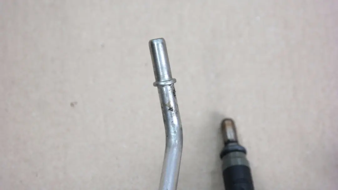 Valvole Iniettori Fuel Rail per BMW E60 E81 E82 E87 E90 120I 520I con numero di parte 7526892 BMW E60 E81 E82 E87 E90 120I 520I Valvole Iniettori Fuel Rail - SKU 7526892 - Numero di parte 7526892