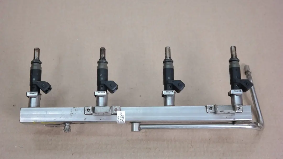 Listwa Wtryskowa Wtryski do BMW E60 E81 E82 E87 E90 120i 520i o numerze 7526892 BMW E60 E81 E82 E87 E90 120i 520i Listwa Wtryskowa Wtryski - SKU 7526892 - Numer Części 7526892