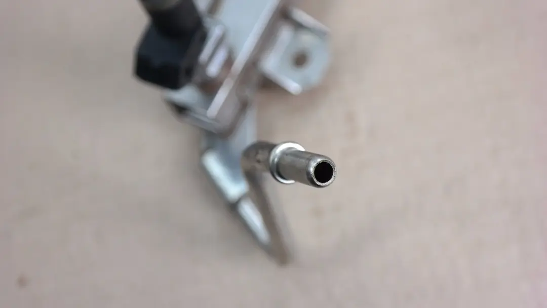 Injecteurs Rampe D'Injection pour BMW E60 E81 E82 E87 E90 120i 520i à propos du numéro de pièce 7526892 BMW E60 E81 E82 E87 E90 120i 520i Injecteurs Rampe D'Injection - SKU 7526892 - Numéro de pièce 7526892