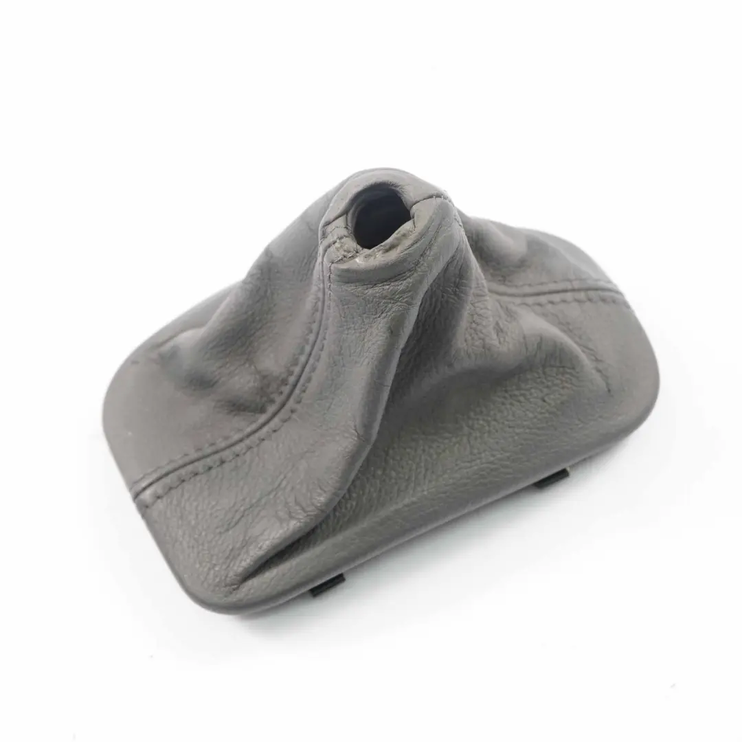 Couvre-bottes du levier de selection en cuir gris pour BMW Z4 E85 E86 à propos du numéro de pièce 7526981 BMW Z4 E85 E86 Couvre-bottes du levier de selection en cuir gris - SKU 7526981 - Numéro de pièce 7526981