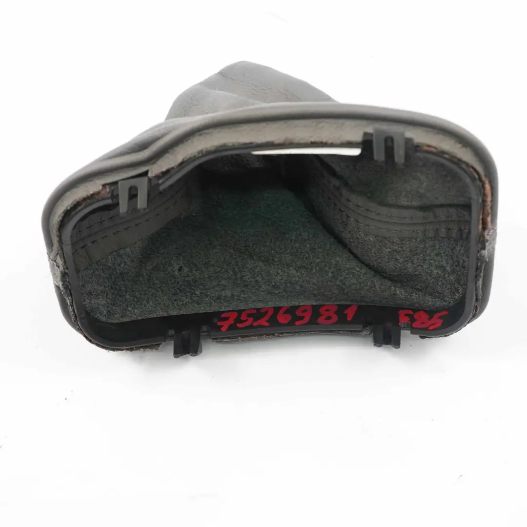 Cuffia Leva Selettore In Pelle Grigio per BMW Z4 E85 E86 con numero di parte 7526981 BMW Z4 E85 E86 Cuffia Leva Selettore In Pelle Grigio - SKU 7526981 - Numero di parte 7526981