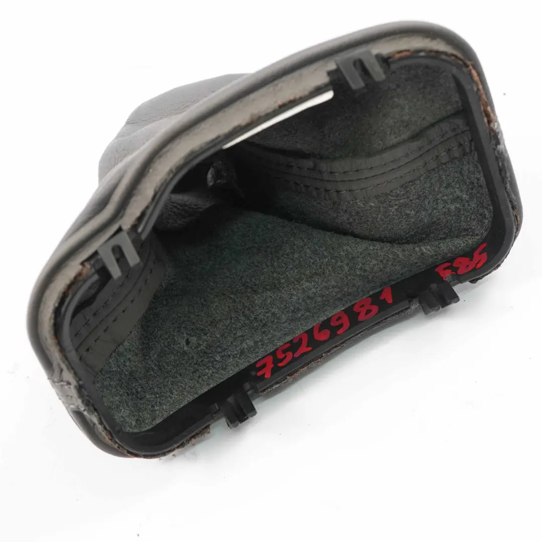 Cuffia Leva Selettore In Pelle Grigio per BMW Z4 E85 E86 con numero di parte 7526981 BMW Z4 E85 E86 Cuffia Leva Selettore In Pelle Grigio - SKU 7526981 - Numero di parte 7526981