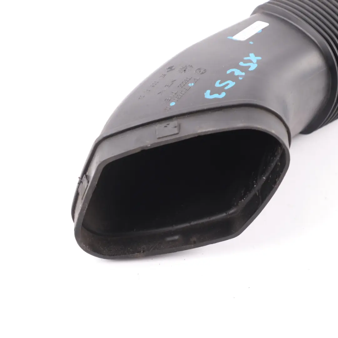 Rubber Boot Air Intake Feed Suction Hose To Air Box Inlet to BMW X5 E53 with Part number 7529250 BMW X5 E53 Rubber Boot Air Intake Feed Suction Hose To Air Box Inlet - SKU 7529250 - Part number 7529250