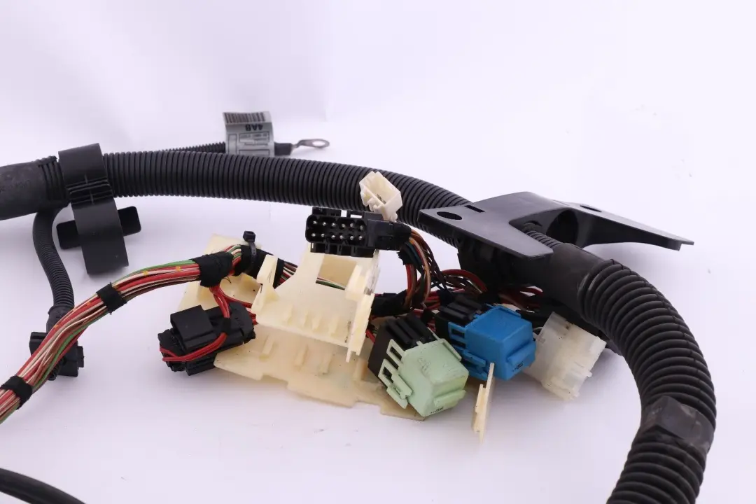 M54 Wiring Loom Harness Engine Automatic Gearbox to BMW X5 E53 3.0i with Part number 7531992 BMW X5 E53 3.0i M54 Wiring Loom Harness Engine Automatic Gearbox - SKU 7531992 - Part number 7531992