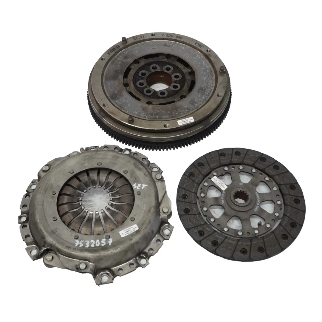 Sprzęgło Koło Zamachowe Dwumas Zestaw do Mini R53 W11 o numerze 7532057 Mini R53 W11 Sprzęgło Koło Zamachowe Dwumas Zestaw - SKU 7532057 - Numer Części 7532057