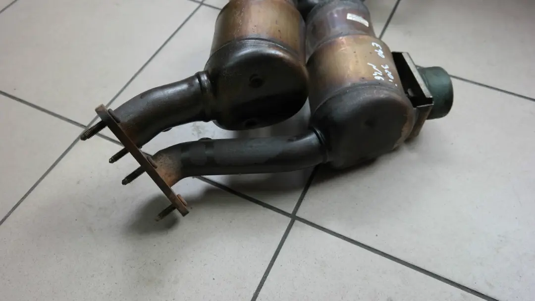 N46 Exhaust Manifold Catalytic Converter Cat to BMW 1 3 Series E87 E90 120i 320i with Part number 7532997 BMW 1 3 Series E87 E90 120i 320i N46 Exhaust Manifold Catalytic Converter Cat - SKU 7532997 - Part number 7532997