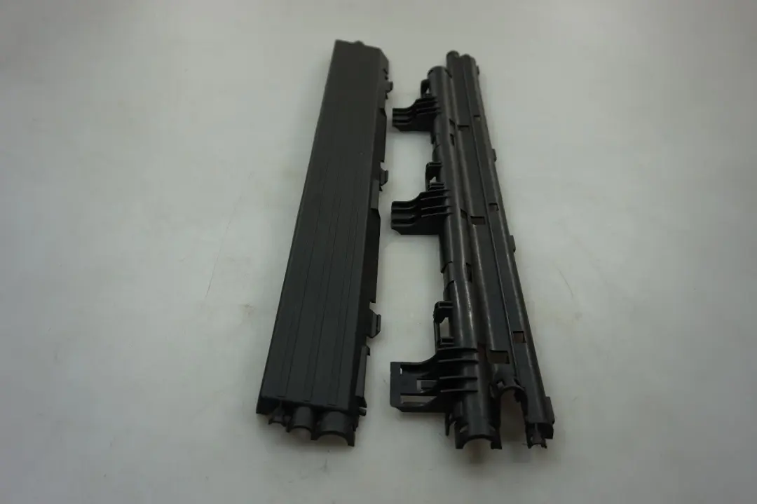 BMW 1 3 Z4 Serie E81 E82 E85 E87 E88 E90 E91 Kabelkanal Ober- & Unterteil - SKU 7534161 - Teilenummer 7534161