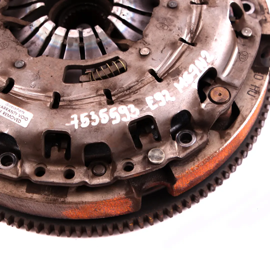 M57N2 Zweimassenschwungrad Kupplungssatz für BMW 3 er E90 E91 E92 E93 325d mit Teilenummer 7535593 BMW 3 er E90 E91 E92 E93 325d M57N2 Zweimassenschwungrad Kupplungssatz - SKU 7535593 - Teilenummer 7535593