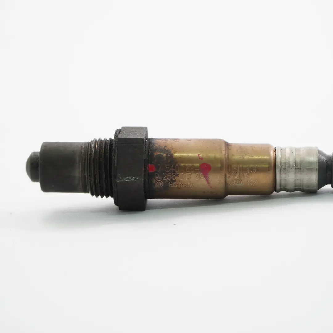 Sonda Lambda Ossigeno Scarico L=550mm per BMW E60 E63 540i 550i 650i con numero di parte 7540168 BMW E60 E63 540i 550i 650i Sonda Lambda Ossigeno Scarico L=550mm - SKU 7540168 - Numero di parte 7540168