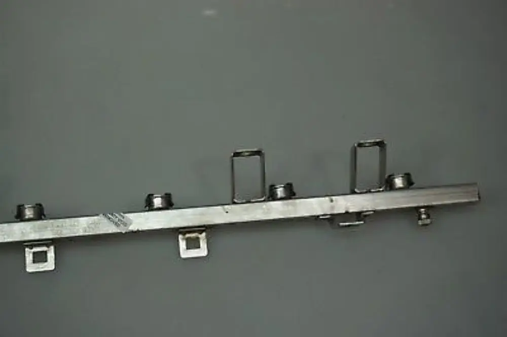 BMW 3 5 7 X3 X5 Z4 Series E46 E39 E60 E61 E65 E83 E53 FUEL INJECTOR RAIL M54 - SKU 7541452 - Part number 1437442