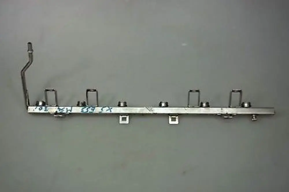 BMW Serie 3 5 7 X3 X5 Z4 E46 E39 E60 E61 E65 E83 E53 FUEL INJECTOR RAIL M54 - SKU 7541452 - Número de pieza 1437442
