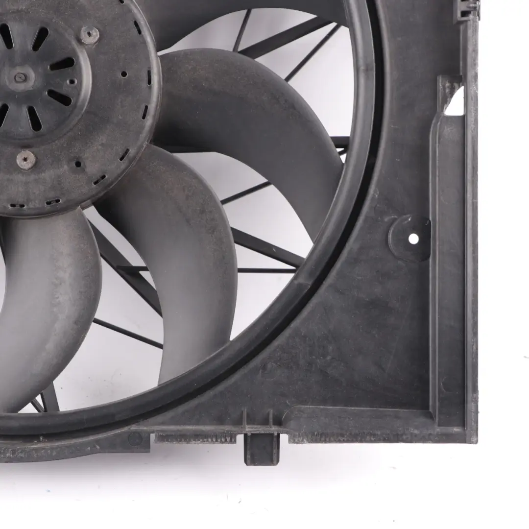 Radiator Cooling Fan Housing 600W to BMW E60 E63 E65 Petrol with Part number 7543282 BMW E60 E63 E65 Petrol Radiator Cooling Fan Housing 600W - SKU 7543282-5 - Part number 7543282