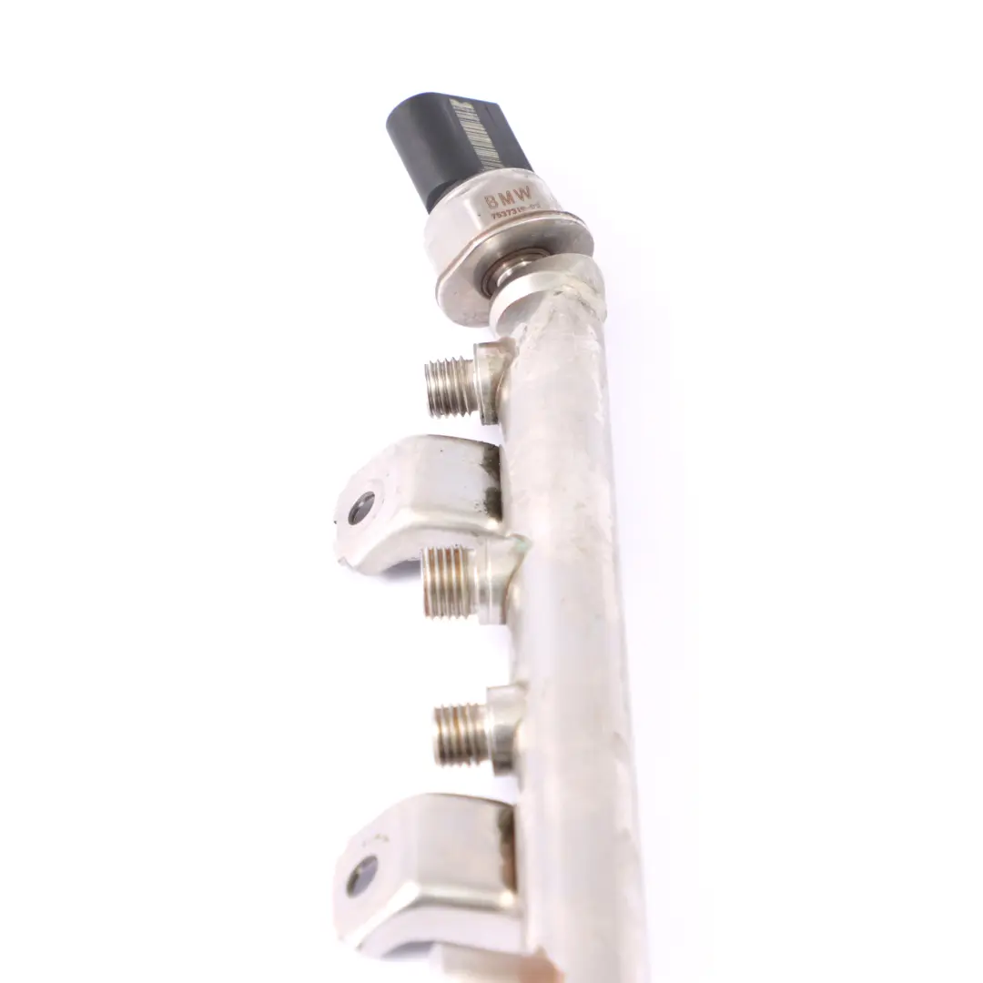 Rail BMW F10 Petrol N63 Fuel High Pressure Rail Cyl. 1-4 to Injection with Part number 7547599 Injection Rail BMW F10 Petrol N63 Fuel High Pressure Rail Cyl. 1-4 - SKU 7547599 - Part number 7547599