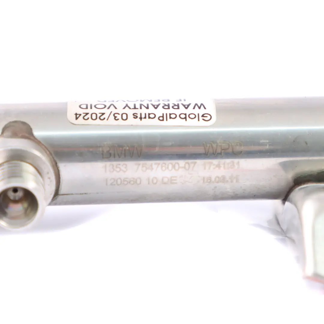 Rail d'injection BMW F10 Petrol N63 Rail de carburant à haute pression Cyl. 5-8 pour à propos du numéro de pièce 7547600 Rail d'injection BMW F10 Petrol N63 Rail de carburant à haute pression Cyl. 5-8 - SKU 7547600 - Numéro de pièce 7547600