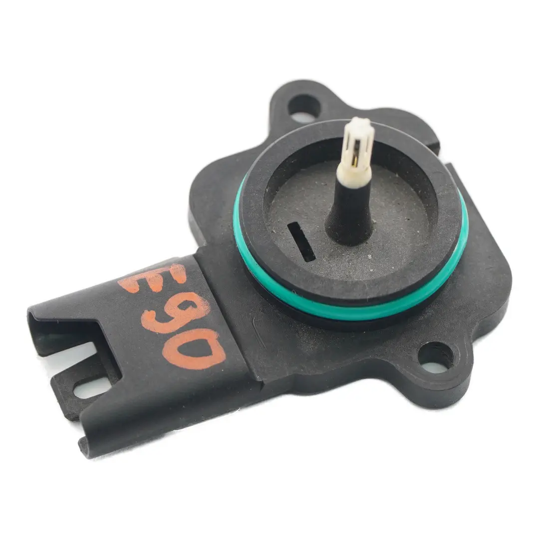 Sensore temperatura aria aspirata benzina per BMW E60 E61 E90 LCI con numero di parte 7547822 BMW E60 E61 E90 LCI Sensore temperatura aria aspirata benzina - SKU 7547822 - Numero di parte 7547822