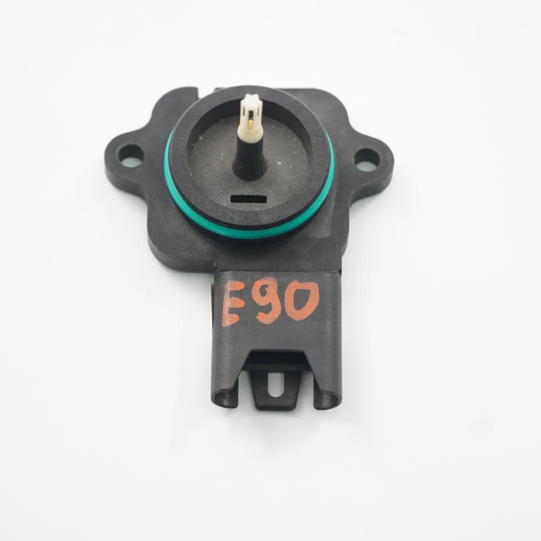 Capteur de température d'air d'admission essence pour BMW E60 E61 E90 LCI à propos du numéro de pièce 7547822 BMW E60 E61 E90 LCI Capteur de température d'air d'admission essence - SKU 7547822 - Numéro de pièce 7547822