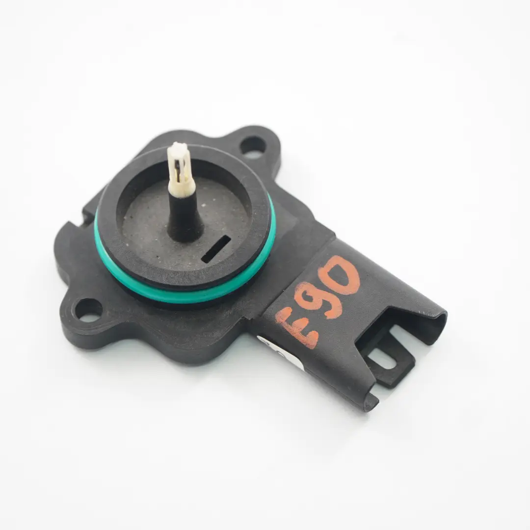 Sensor de temperatura del aire de admisión Gasolina para BMW E60 E61 E90 LCI con número de pieza 7547822 BMW E60 E61 E90 LCI Sensor de temperatura del aire de admisión Gasolina - SKU 7547822 - Número de pieza 7547822