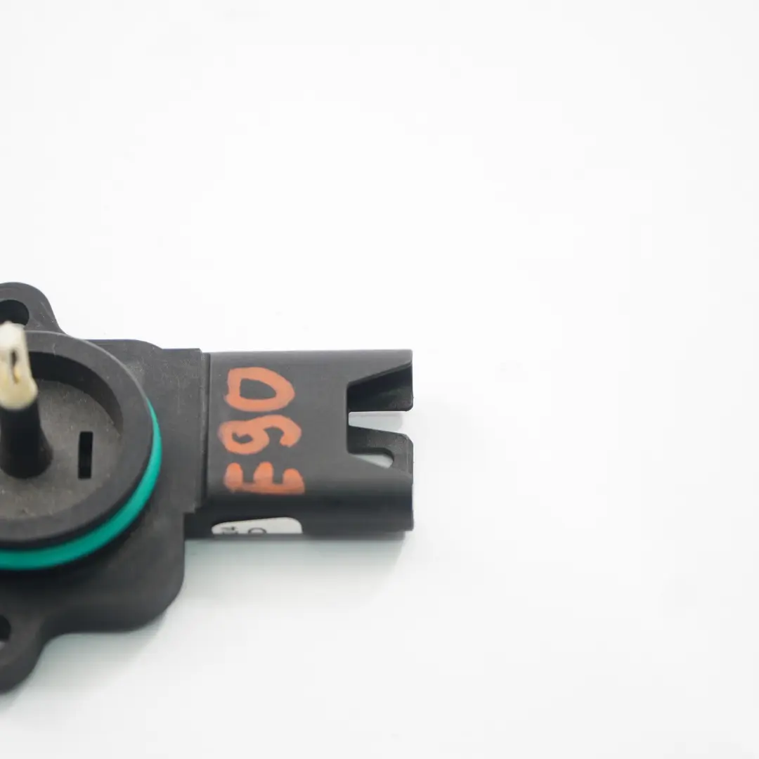 Capteur de température d'air d'admission essence pour BMW E60 E61 E90 LCI à propos du numéro de pièce 7547822 BMW E60 E61 E90 LCI Capteur de température d'air d'admission essence - SKU 7547822 - Numéro de pièce 7547822