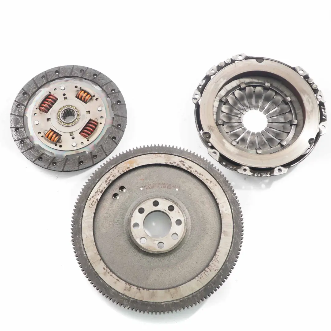 Mass Flywheel Clutch Kit to Mini Cooper S R53 Petrol W11 Dual Twin with Part number 7551384 Mini Cooper S R53 Petrol W11 Dual Twin Mass Flywheel Clutch Kit - SKU 7551384-1 - Part number 7551384