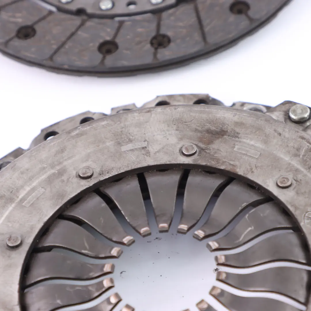 Clutch Disc Pressure Plate Kit D=215mm to Mini Cooper S R53 Petrol W11 with Part number 7551384 Mini Cooper S R53 Petrol W11 Clutch Disc Pressure Plate Kit D=215mm - SKU 7551384-2 - Part number 7551384