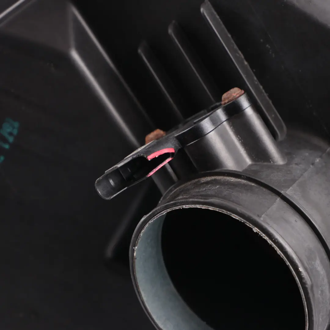 N52 N52N Air Filter Box Intake Silencer Petrol to BMW E90 E91 E92 with Part number 7552437 BMW E90 E91 E92 N52 N52N Air Filter Box Intake Silencer Petrol - SKU 7552437-2 - Part number 7552437