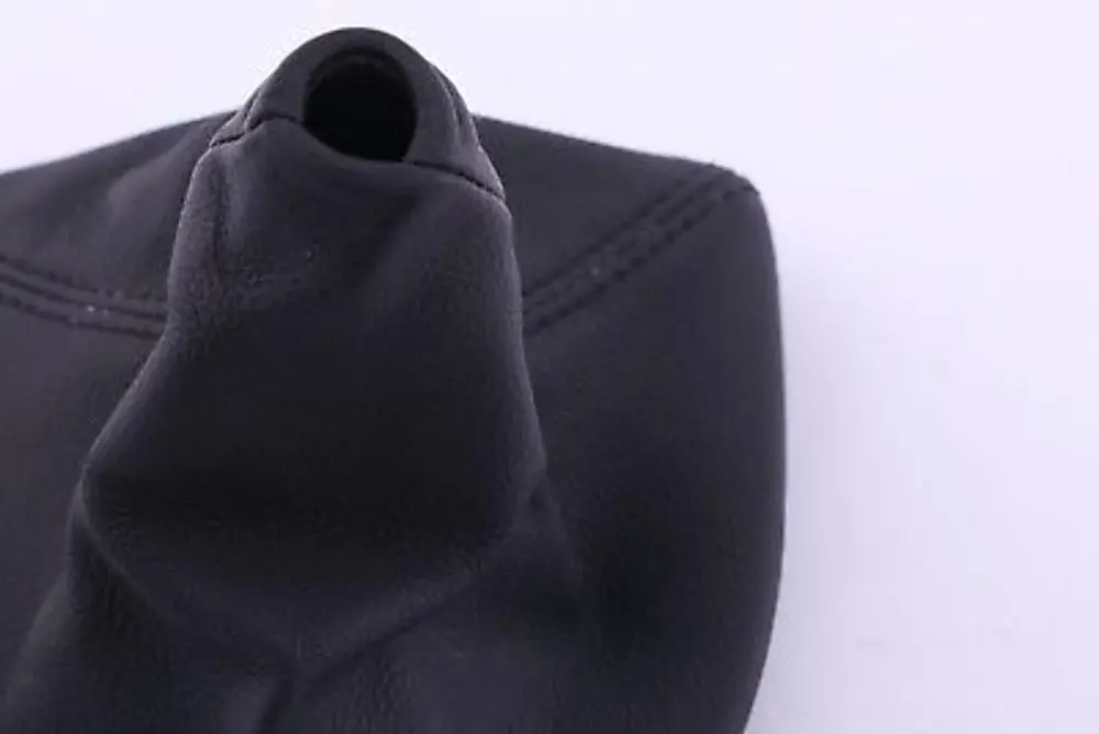 Leather Gear Cover Lever Schwarz 2511 to BMW 5 Series E60 E61 with Part number 7552512 BMW 5 Series E60 E61 Leather Gear Cover Lever Schwarz 2511 - SKU 7552512-1 - Part number 7552512