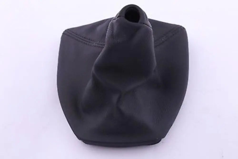 Leather Gear Cover Lever Schwarz 2511 to BMW 5 Series E60 E61 with Part number 7552512 BMW 5 Series E60 E61 Leather Gear Cover Lever Schwarz 2511 - SKU 7552512-1 - Part number 7552512