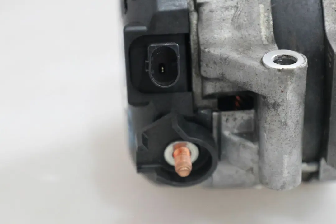 N52N Alternateur Denso 170A pour BMW Z4 E89 23i 30i à propos du numéro de pièce 7552815 BMW Z4 E89 23i 30i N52N Alternateur Denso 170A - SKU 7552815 - Numéro de pièce 7552815