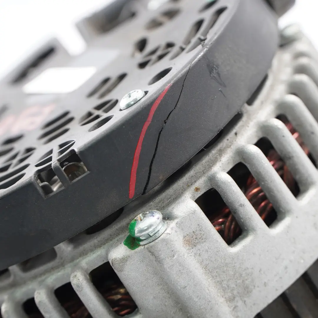 Gasolina Alternador Generador Bosch 180A para BMW E60 LCI E81 E90 E91 con número de pieza 7555926 BMW E60 LCI E81 E90 E91 Gasolina Alternador Generador Bosch 180A - SKU 7555926-1 - Número de pieza 7555926