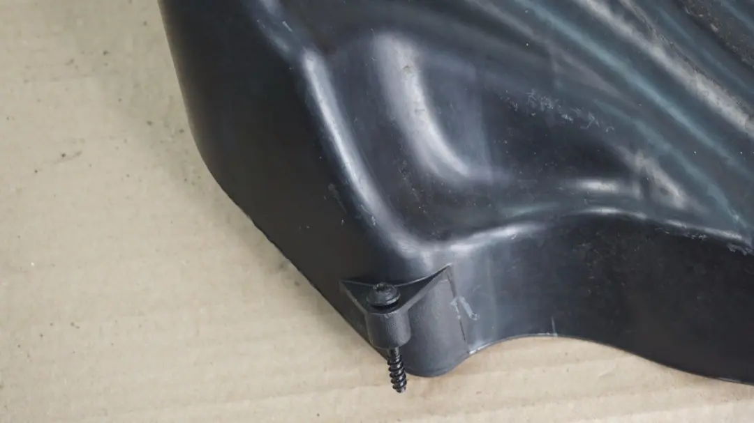 Silenziatore di Aspirazione 754316 per BMW E81 E87 E90 116i 1.6 Aria con numero di parte 7557174 BMW E81 E87 E90 116i 1.6 Aria Silenziatore di Aspirazione 754316 - SKU 7557174 - Numero di parte 7557174