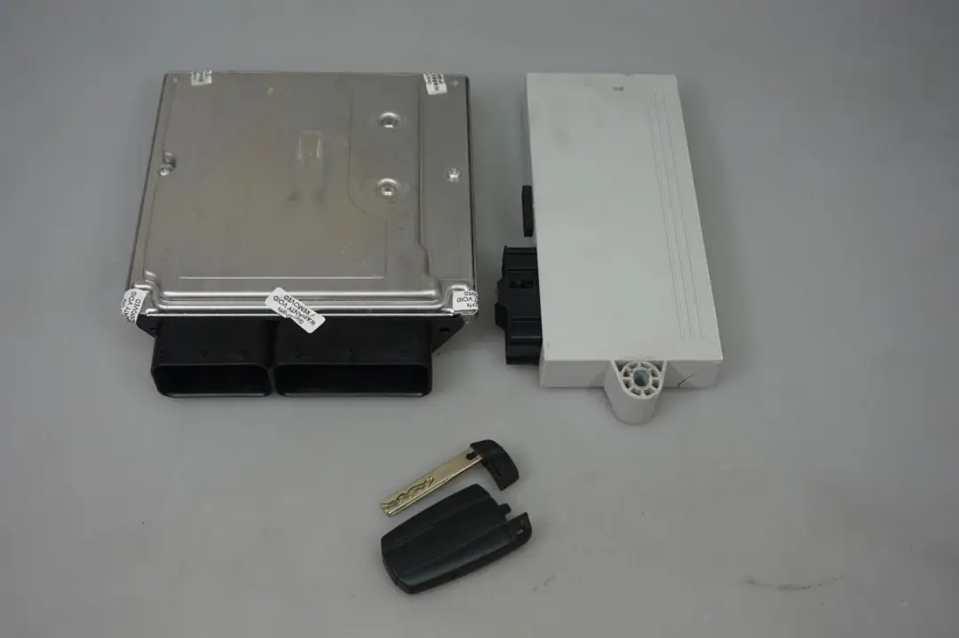 BMW 1 3 Series E87 E90 E91 120i 320i N46 ECU KIT DME CAS 2 key Manual - SKU 7557290 - Part number 7557290